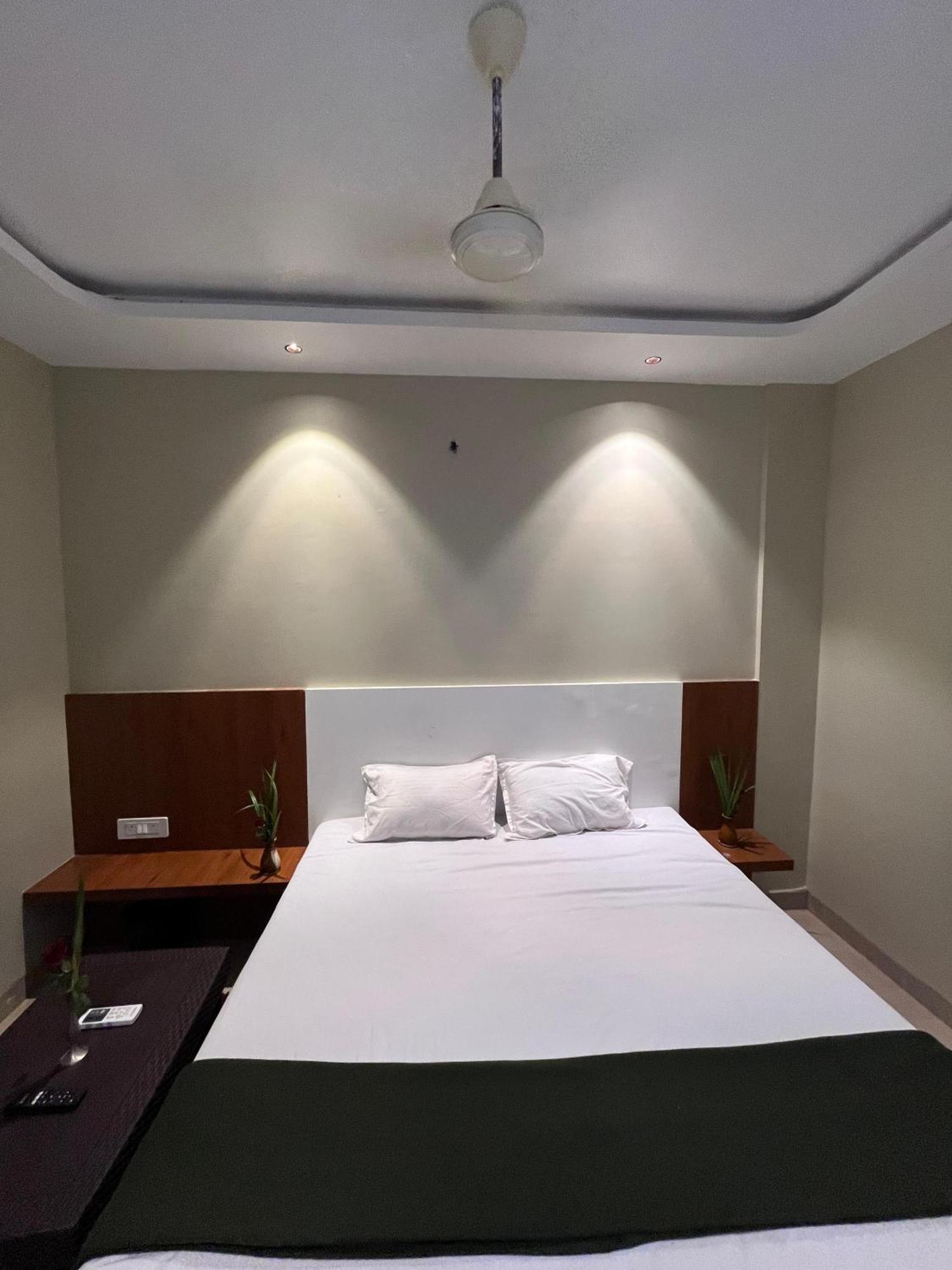 Hotel Sun Lodging Bhiwandi Luaran gambar